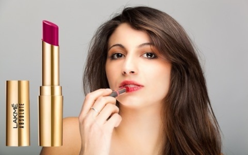 Benefits of Having Liquid Lipstick in Your Makeup Kit